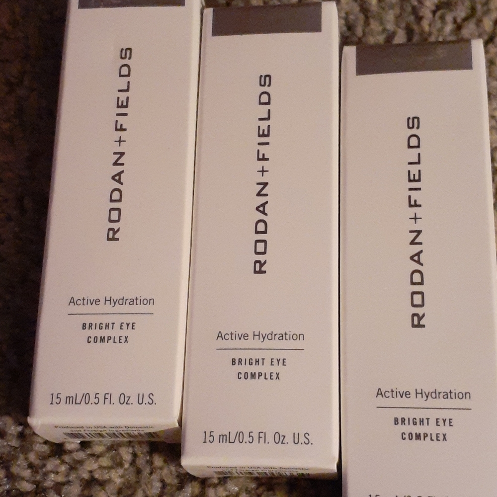 Active hydration Brighteye complex